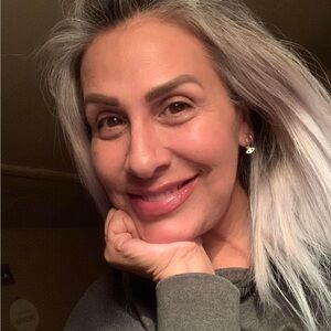 Meet your Posher, Elena